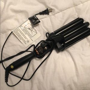 Amika High Tide Deep Waver